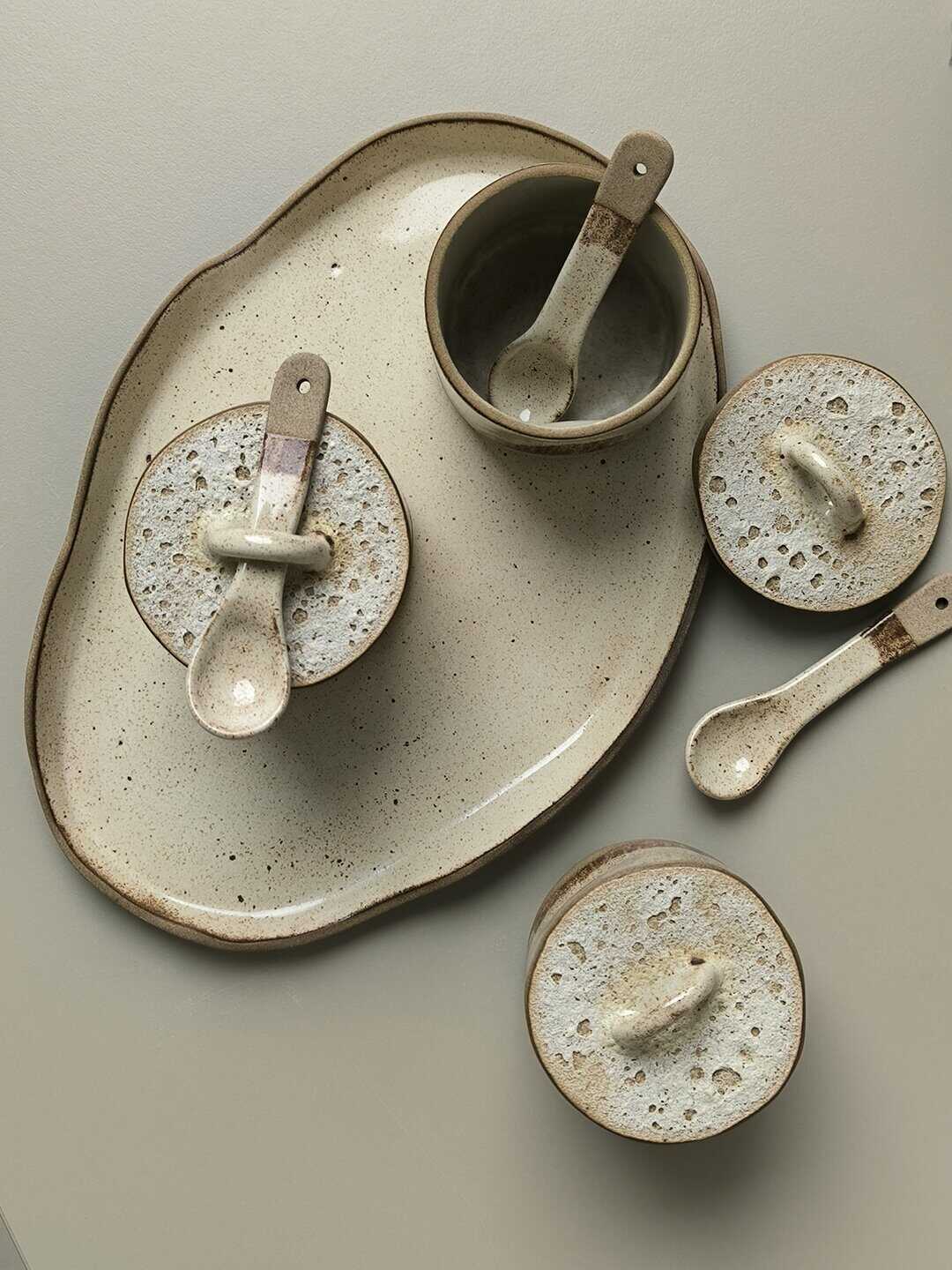 Conjunto de gastrocerámica vista cenital para alta gastronomía